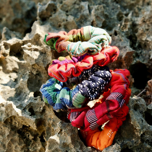 UPCYCLED WEAVE SCRUNCHIES