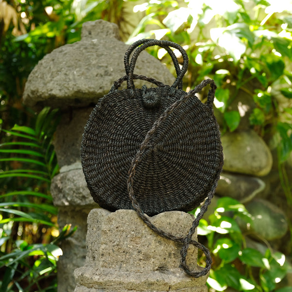 Maia Black Abaca Round Abaca Bag – KATHA PILIPINAS1
