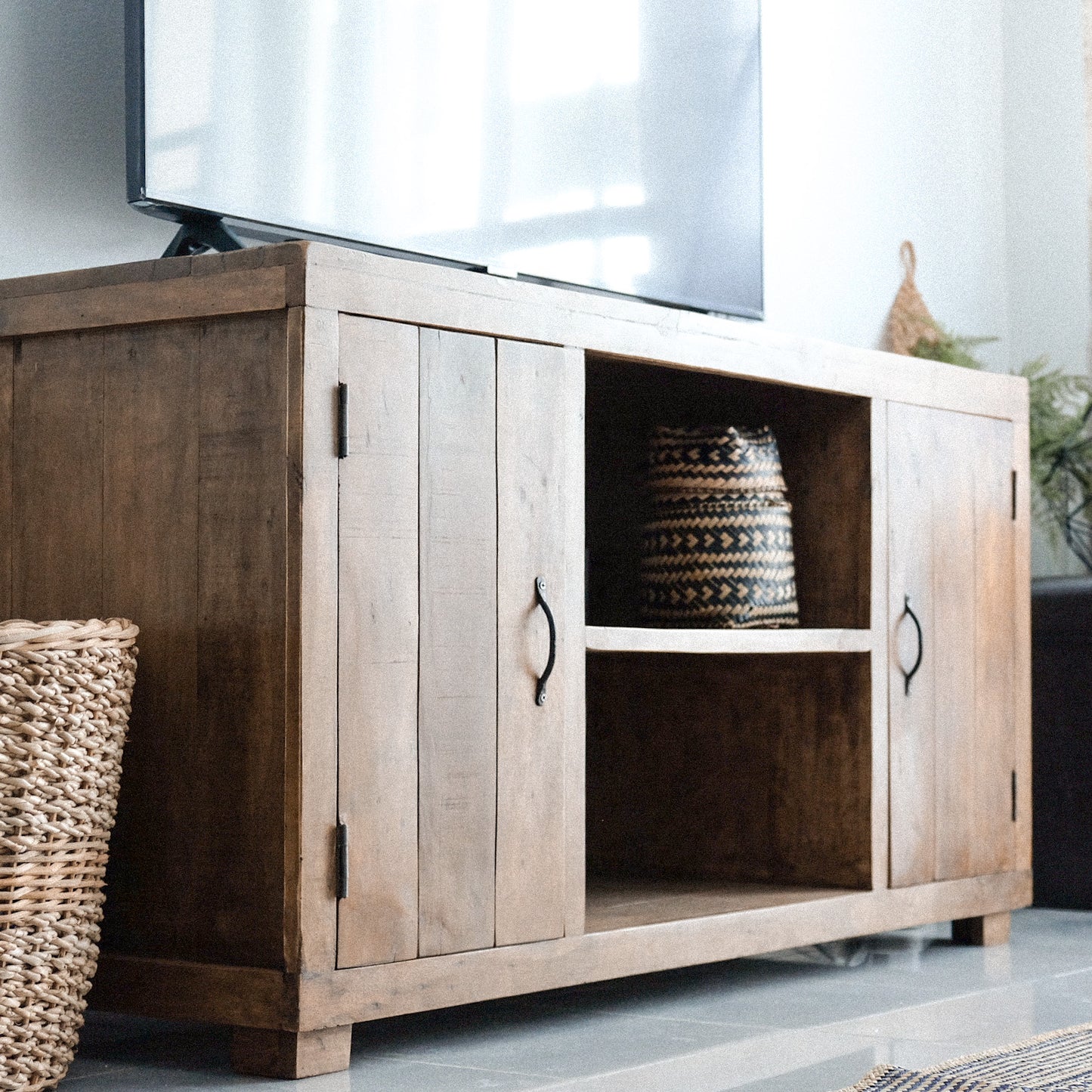 RECLAIMED WOOD TV UNIT